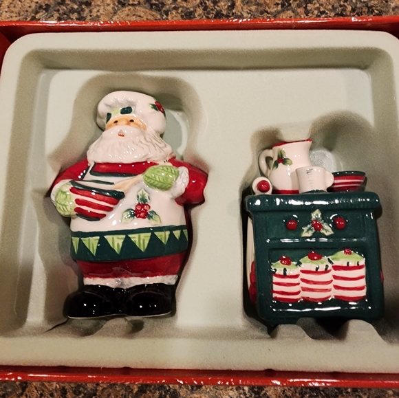 Fitz and Floyd Santa's Kitchen Slat & Pepper Shakers, New - Picture 5 of 10